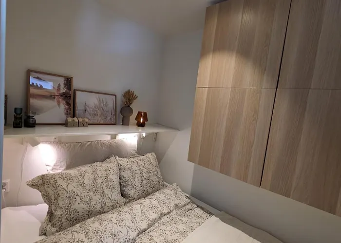 Appartement Meget Hjemmekoseligisentraltinyoppusset