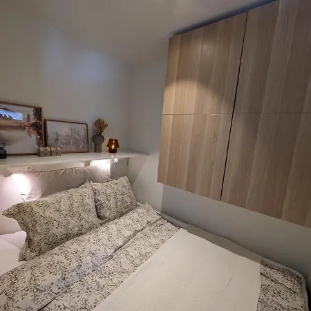Appartement Meget Hjemmekoseligisentraltinyoppusset *